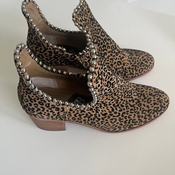 Gianni Bini 'Call Me' Women's 7 Leopard Print Leather Bootie Ball Chain Detail - Picture 6 of 8